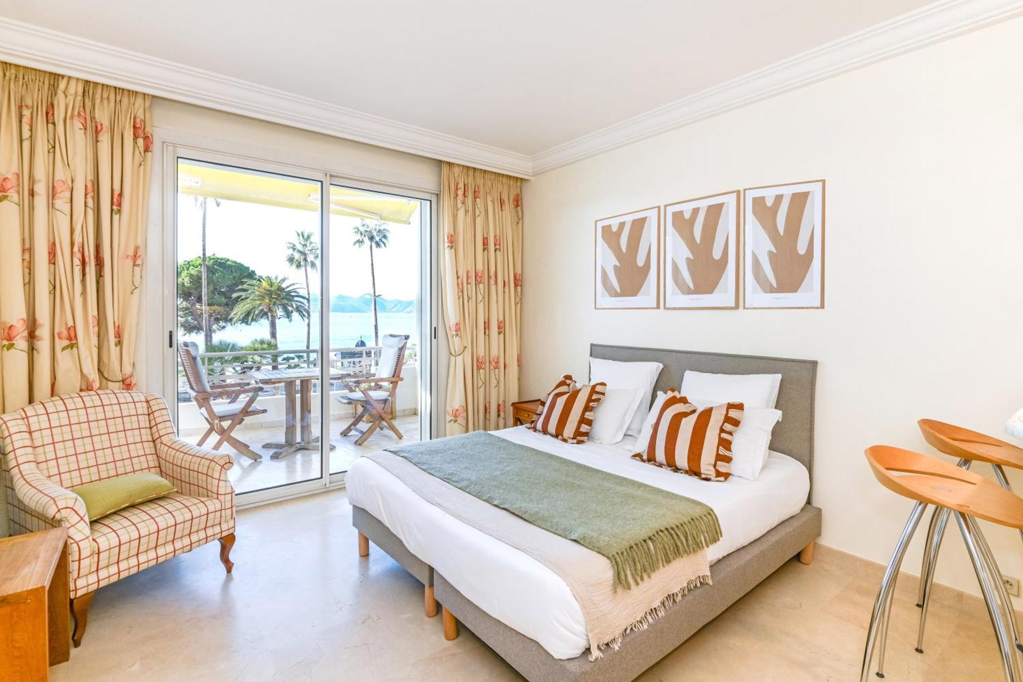 Buckingham & Lloyds - Cannes Eksteriør billede